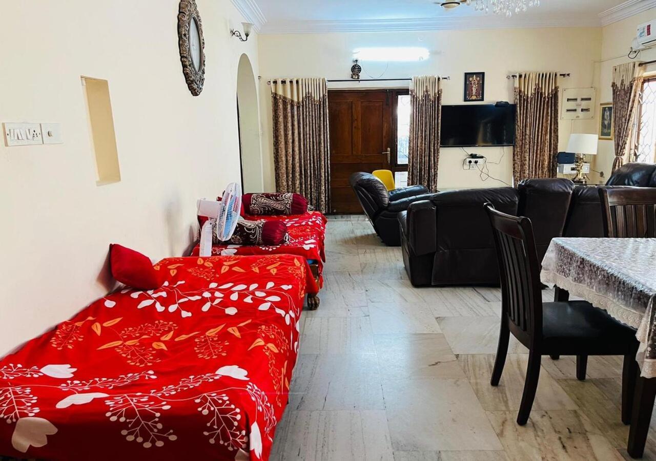 Best Individual Home Stay Near Apollo Jubilee Hills 하이데라바드 외부 사진